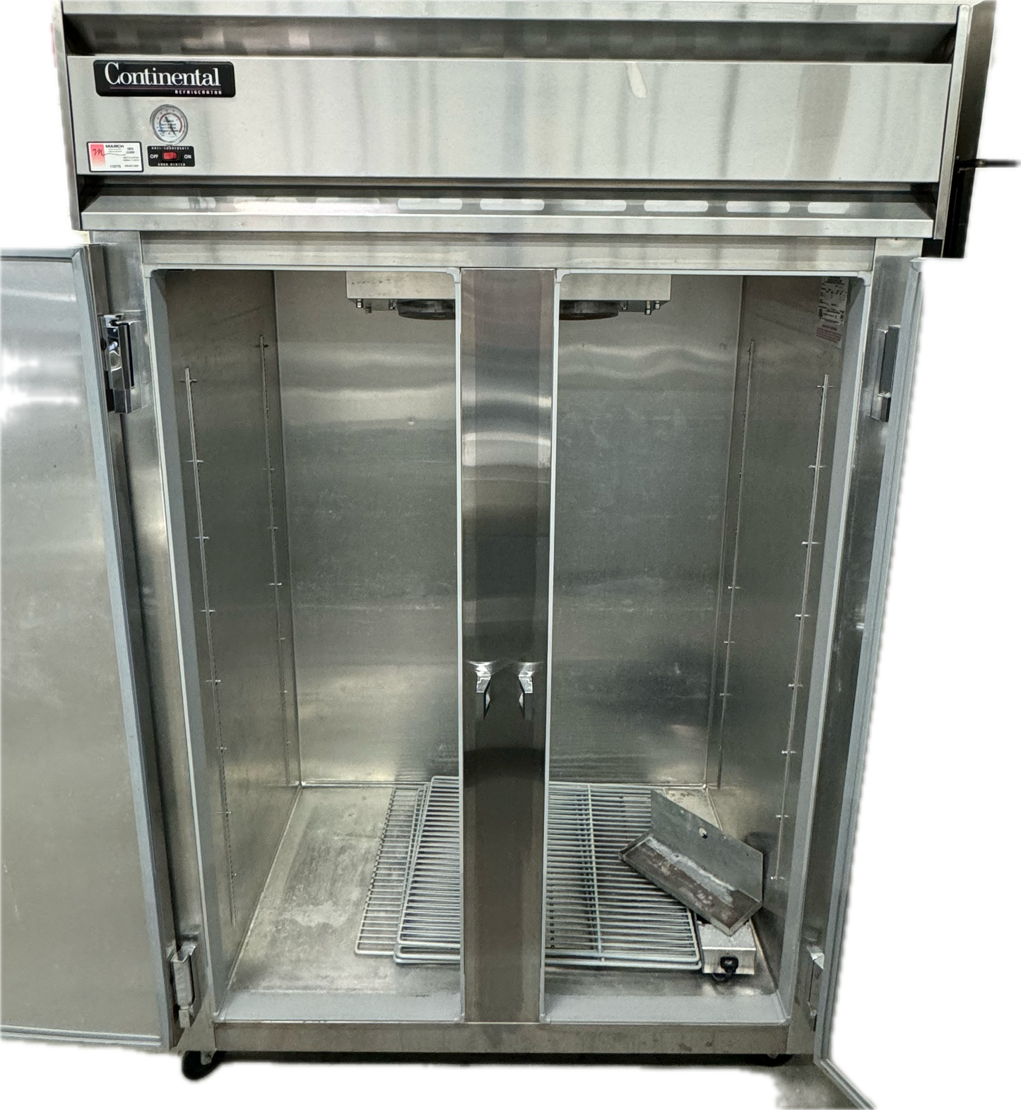 CONTINENTAL 2R 2 DOOR REFRIGERATOR (M.110775)