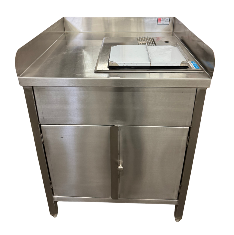 CUSTOM TABLE W/ICE-N-WATER STATION (M.112192)