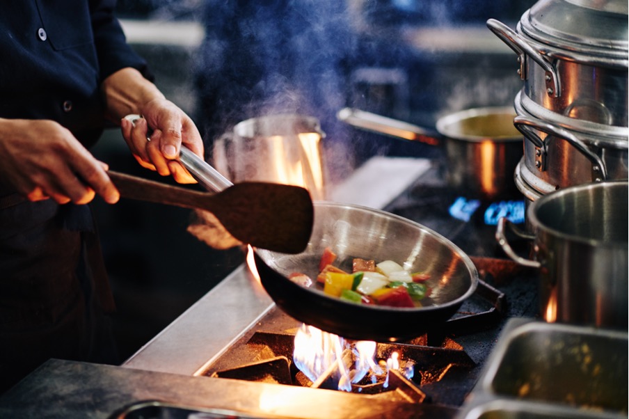 How to Buy Frying Pans for your Commercial Kitchen: Insights from a Buffalo Grove Used Restaurant Equipment Company