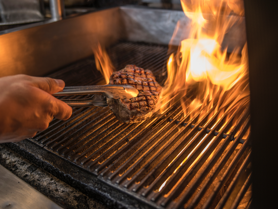 Things to Look for When Buying a Used Commercial Grill: Insights from a Foodservice Equipment Supplier in St Charles, Illinois