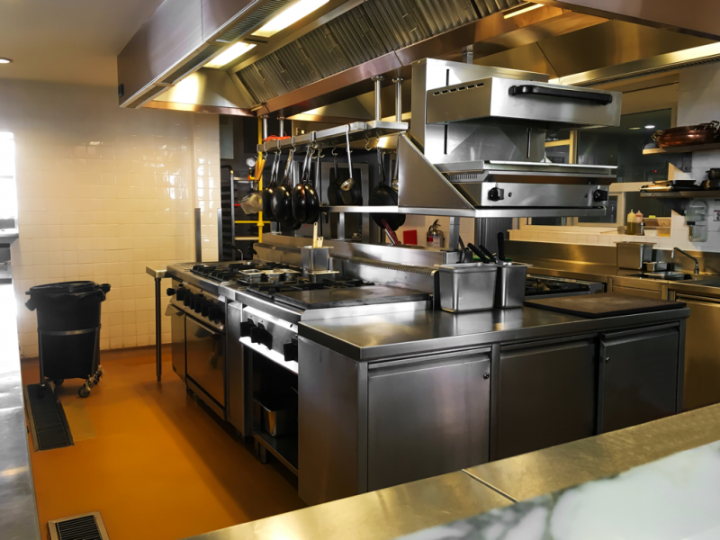 The Risks of Using Sub-Par Kitchen Equipment in Your Restaurant: Insights from a Kitchen Equipment Supplier in Aurora, Illinois